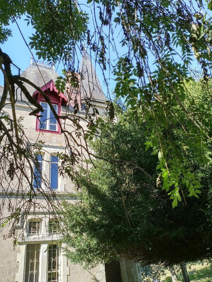 Le Chateau Du Grand Coudray Bed & Breakfast Villaines-la-Juhel Exterior photo