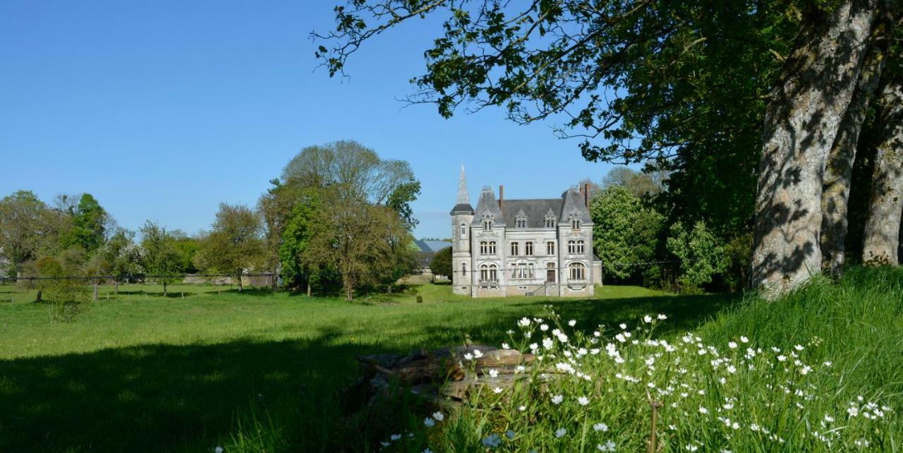 Le Chateau Du Grand Coudray Bed & Breakfast Villaines-la-Juhel Exterior photo